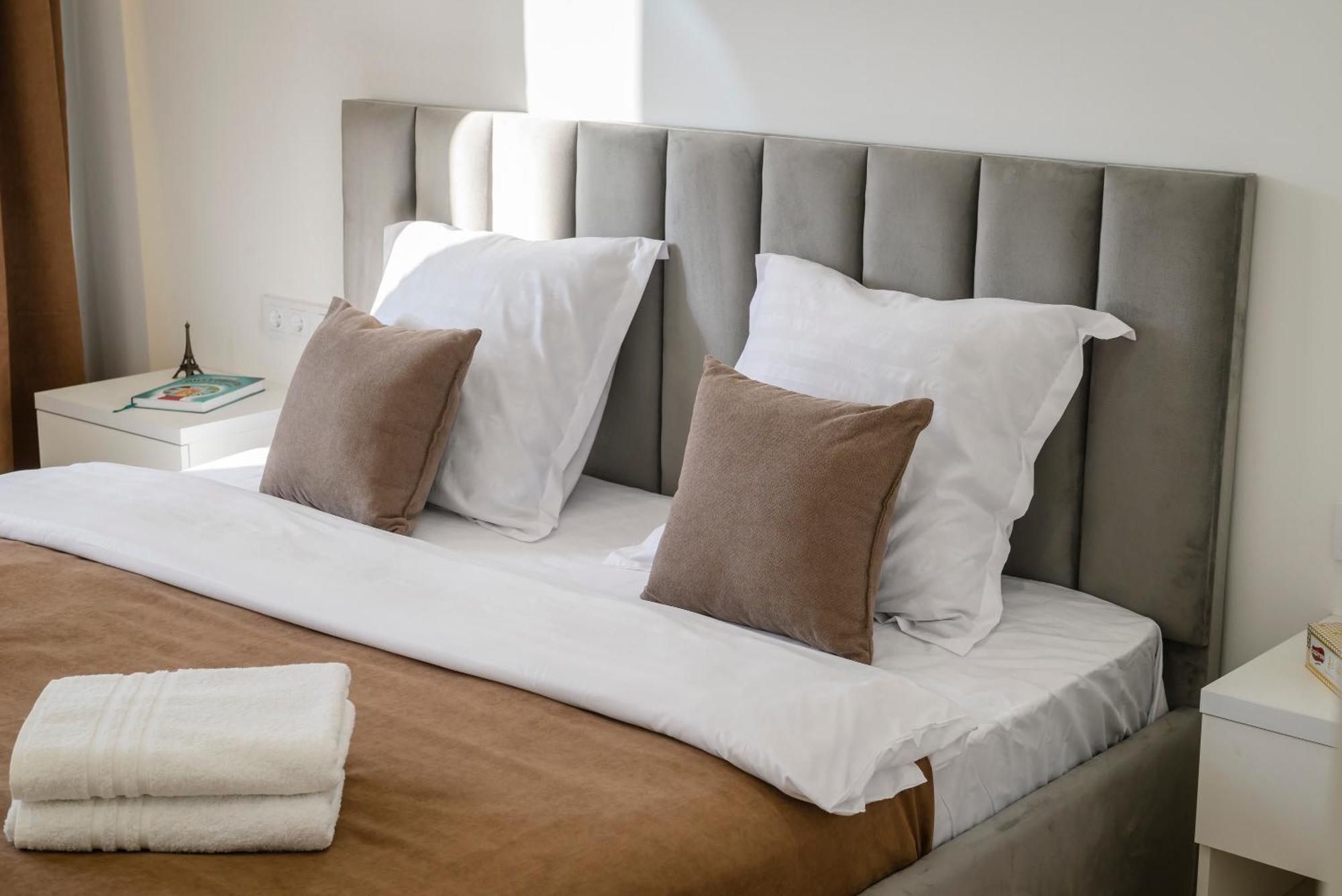 Five Business-Class Rooms In R-House Near Mega Center 알마티 외부 사진