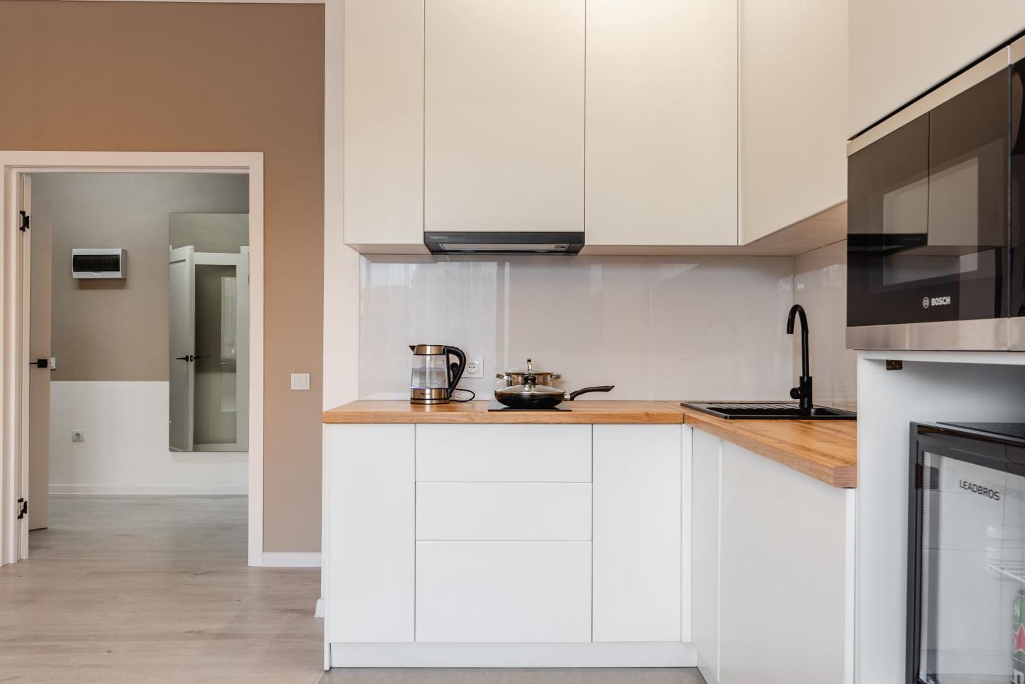 Five Business-Class Rooms In R-House Near Mega Center 알마티 외부 사진
