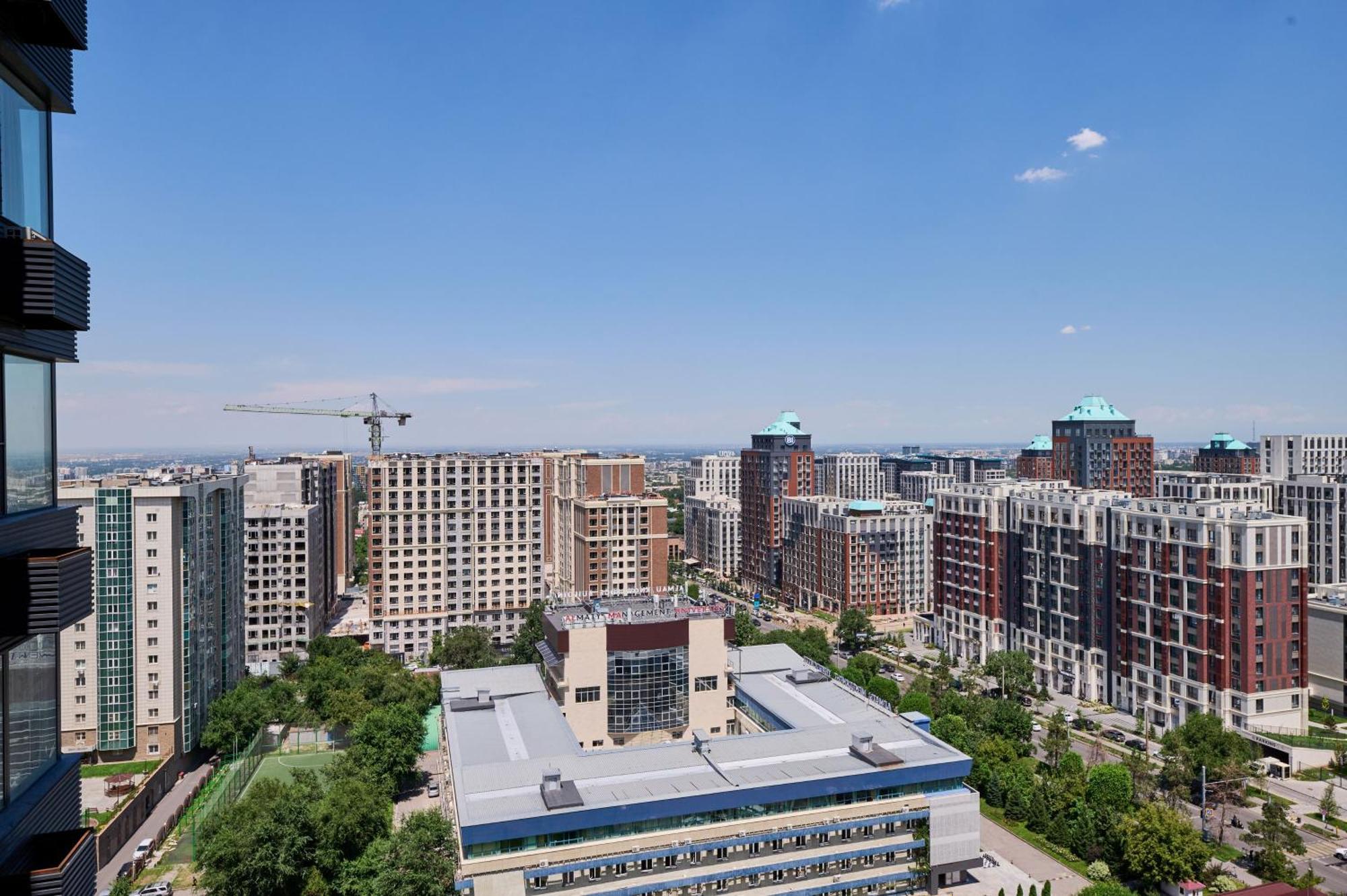 Five Business-Class Rooms In R-House Near Mega Center 알마티 외부 사진
